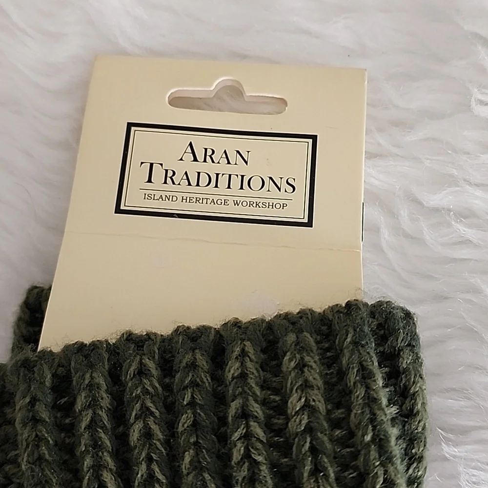 Aran Traditions Green Fingerless Gloves Brand New